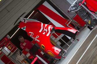 Cofno motore della Ferrari SF71H, con la nuova livrea Ferrari