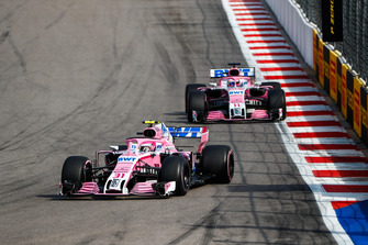 Esteban Ocon, Racing Point Force India VJM11, voor Sergio Perez, Racing Point Force India VJM11
