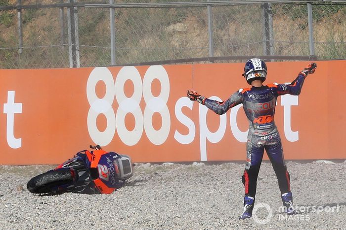 Iker Lecuona, Red Bull KTM Tech 3 after crash