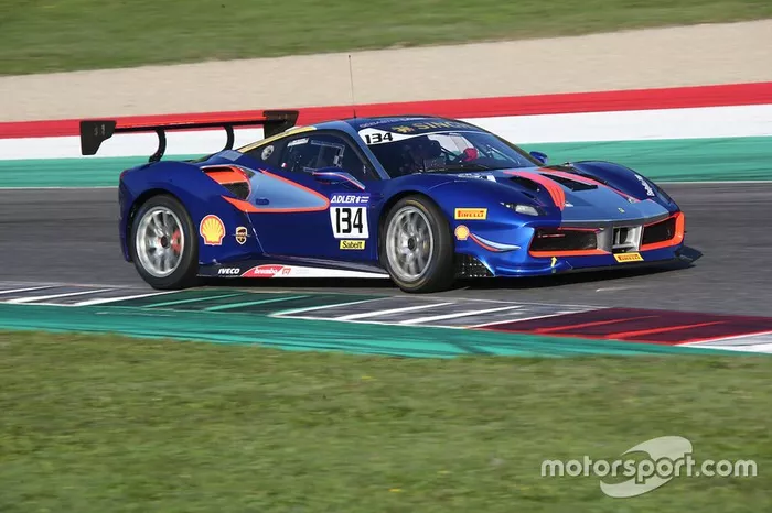 #134 Ferrari 488 Challenge, Modena Motors - SLR: Alex Fox