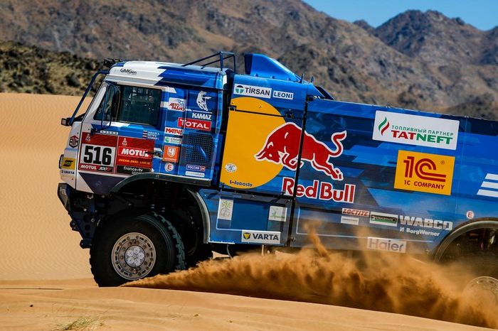 #516 Team KAMAZ Master: Anton Shibalov, Dmitrii Nikitin, Ivan Tatarinov