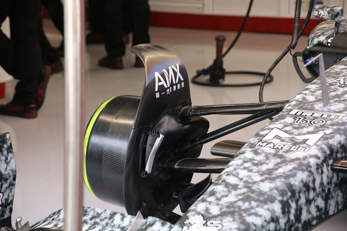 Detalle de los frenos delanteros de Alfa Romeo C42