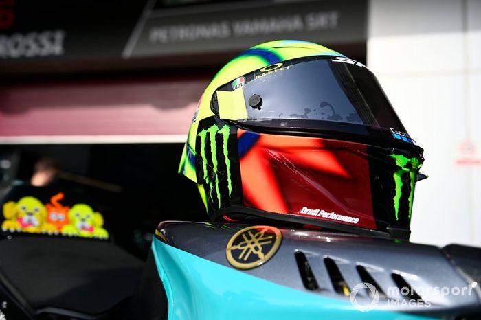 Casco de Valentino Rossi, Petronas Yamaha SRT