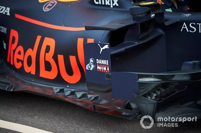 Thank You Niki logo on the side of the Red Bull Racing RB15 in tribute of Niki Lauda