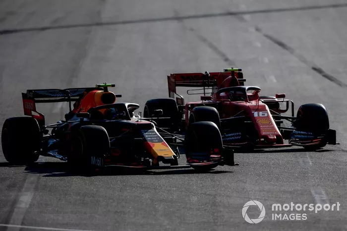 Charles Leclerc, Ferrari SF90, Pierre Gasly, Red Bull Racing RB15 