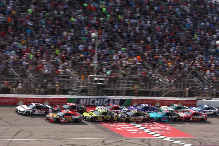 Austin Cindric, Team Penske Ford, Chase Briscoe, Joe Gibbs Racing Toyota