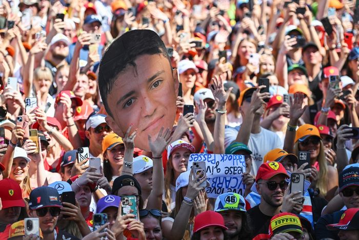 Fans of Isack Hadjar, Racing Bulls Team