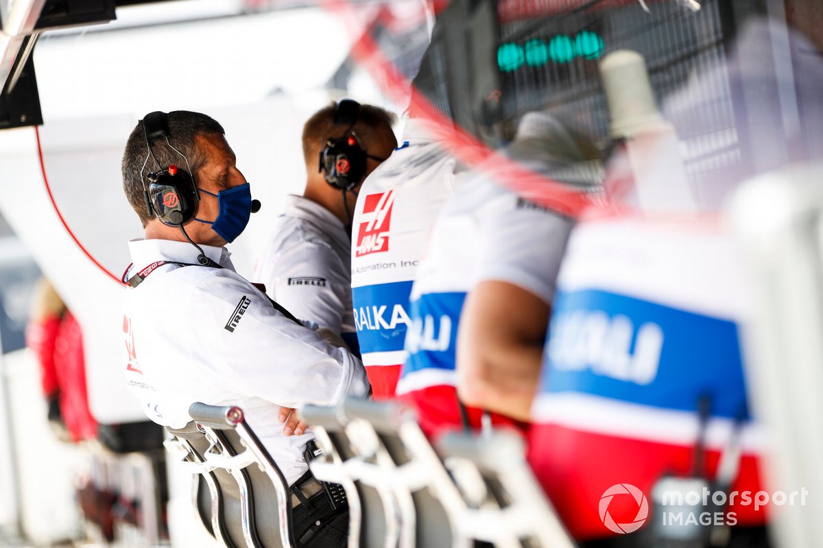 Guenther Steiner, Team Principal, Haas F1, on the pit wall