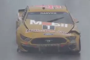 Kevin Harvick, Stewart-Haas Racing, Ford Mustang, crash