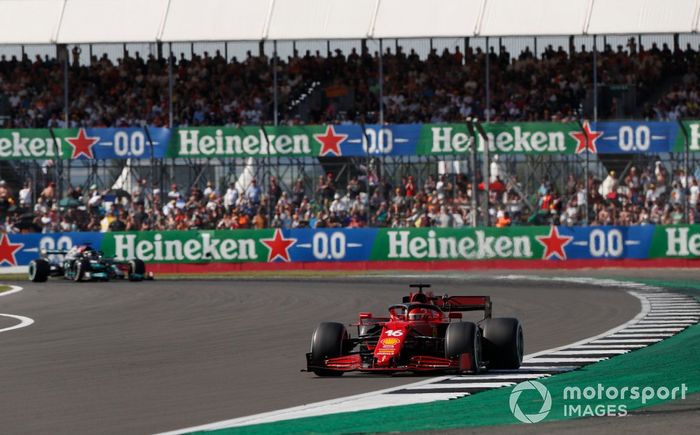 Charles Leclerc, Ferrari SF21, Lewis Hamilton, Mercedes W12