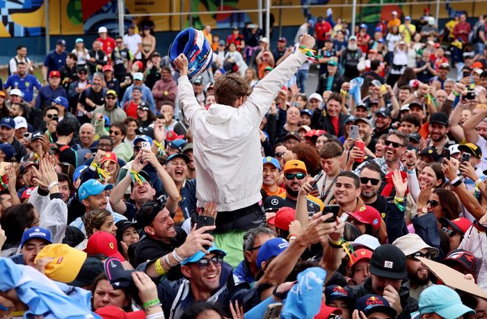 Fan atmosphere in the fan zone