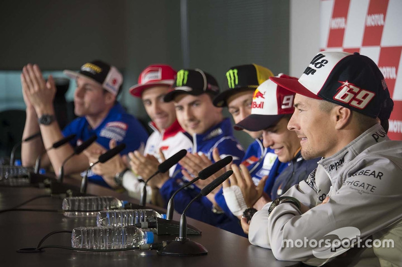 Nicky Hayden annonce son retrait du MotoGP en conférence de presse