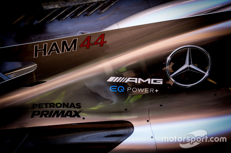 Mercedes AMG F1 W07 bodywork detail