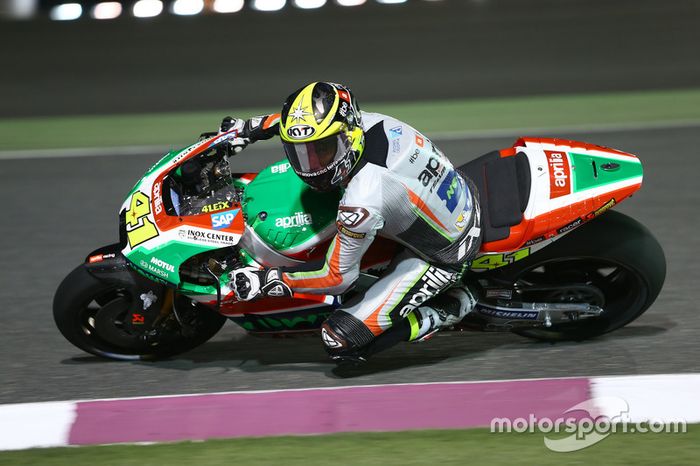 Aleix Espargaró con la RS-GP del equipo Aprilia Racing Team Gresini en Qatar