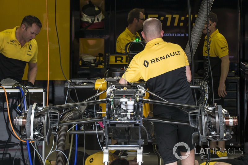 Suspension avant de la Renault Sport F1 Team RS17