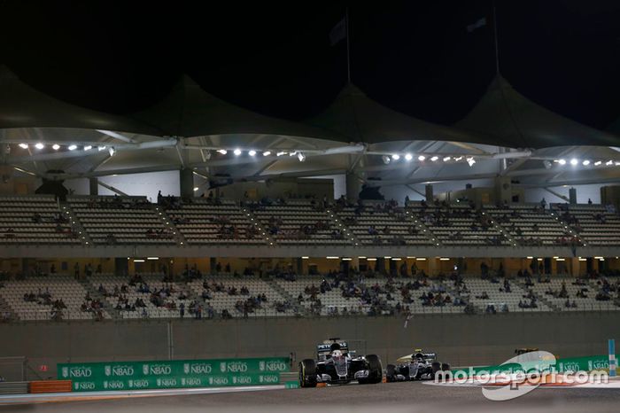 Lewis Hamilton, Mercedes AMG F1 W07 Hybrid, Nico Rosberg, Mercedes AMG F1 W07 Hybrid