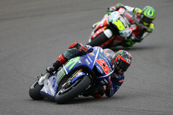 Маверик Виньялес, Yamaha Factory Racing, и Кэл Кратчлоу, Team LCR Honda