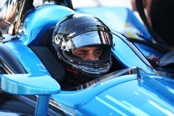 Juan Pablo Montoya, 2018 Chevrolet IndyCar'ı test ediyor