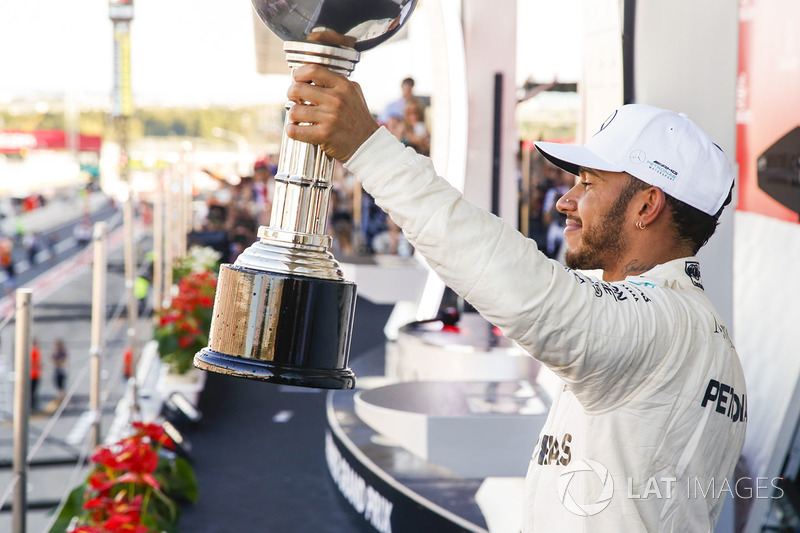 Race winner Lewis Hamilton, Mercedes AMG F1