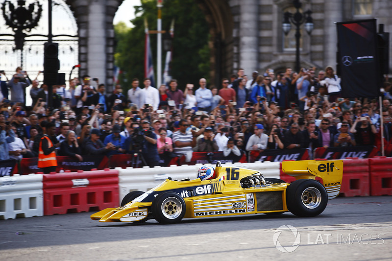 Jolyon Palmer en el Renault Sport F1 Team RS01