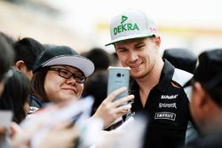 Nico Hulkenberg, Sahara Force India F1 with fans