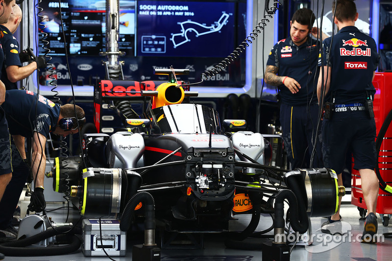 The Red Bull Racing RB12 of Daniel Ricciardo with the Aero Screen