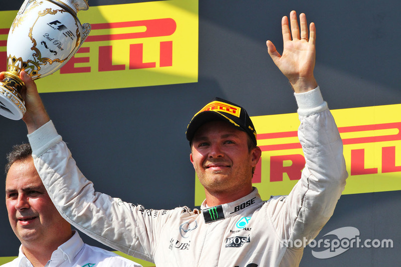 Podio: segundo lugar de Nico Rosberg, Mercedes AMG F1 Team