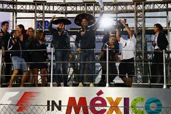 Podio: tercer lugar Daniel Ricciardo, Red Bull Racing con Max Verstappen, Red Bull Racing