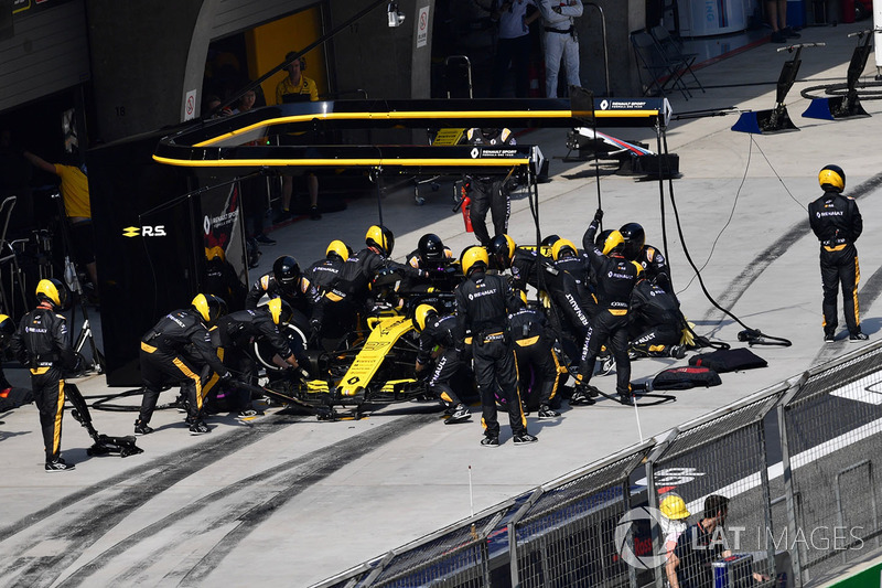 Nico Hulkenberg, Renault Sport F1 Team R.S. 18 au stand