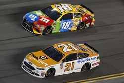 Paul Menard, Wood Brothers Racing Ford Fusion Kyle Busch, Joe Gibbs Racing Toyota