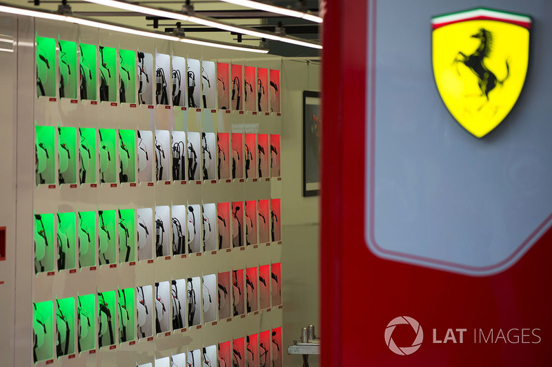 Headset Ferrari
