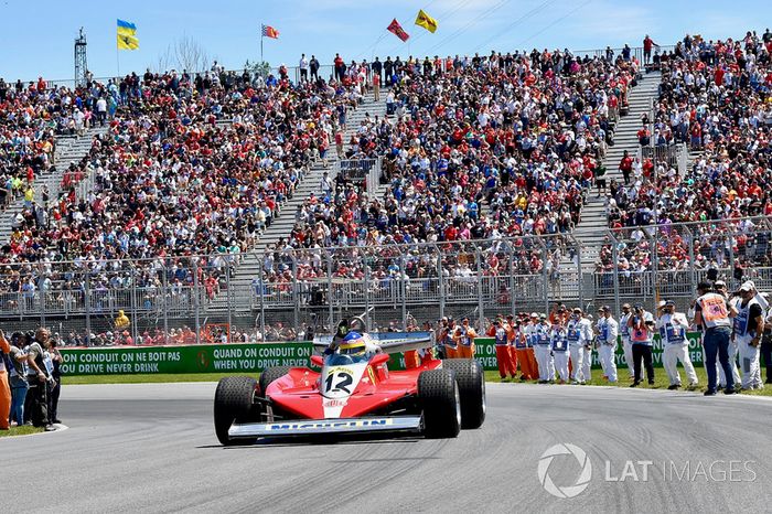 Jacques Villeneuve, conduce el Ferrari 312T3 en el cual su padre ganó el GP de Canadá de 1978