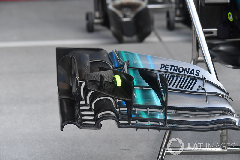 Detail sayap depan Mercedes-AMG F1 W09