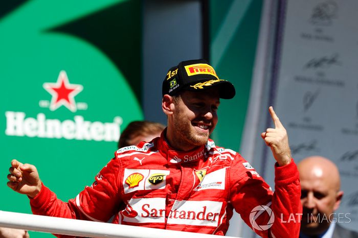 2017: Vettel se corona con Ferrari por un punto