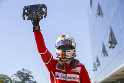 Yarış galibi Sebastian Vettel, Ferrari, Parc Ferme