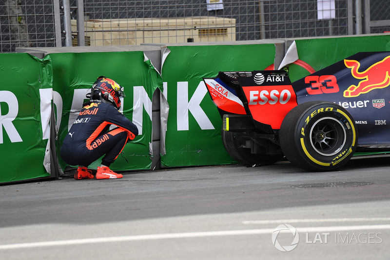 Max Verstappen, Red Bull Racing RB14 kaza