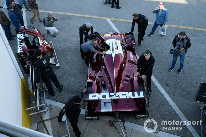 #77 Mazda Team Joest Mazda DPi, DPi: Oliver Jarvis, Tristan Nunez, Timo Bernhard, Rene Rast