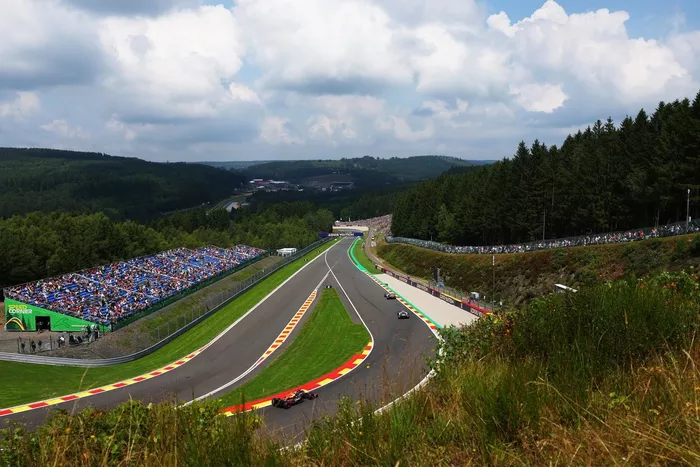 Esteban Ocon, Haas F1 Team, Oliver Bearman, Haas F1 Team, Yuki Tsunoda, Red Bull Racing Team