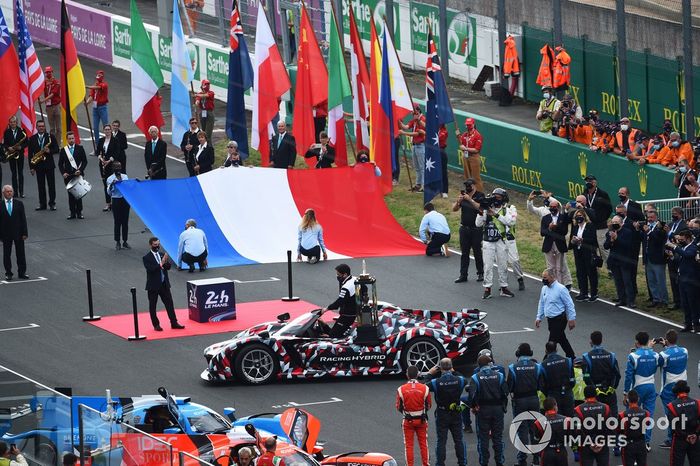 El trofeo de las 24 horas de Le Mans se entrega en un Toyota Hypercar