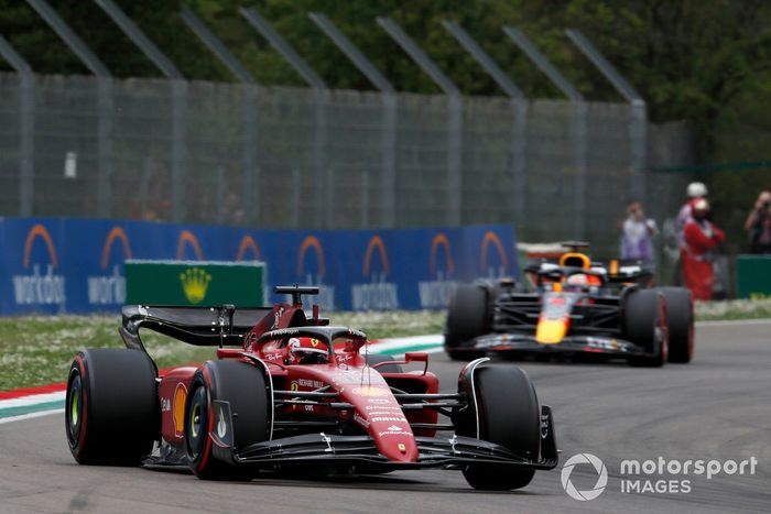 Charles Leclerc, Ferrari F1-75, Max Verstappen, Red Bull Racing RB18