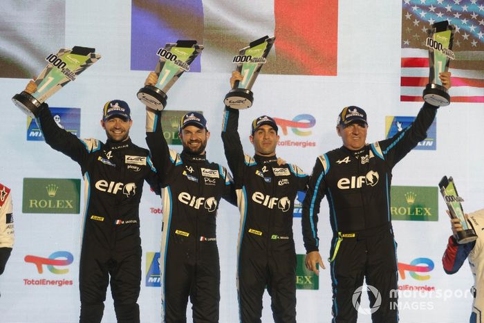 Podio: ganadores #36 Alpine ELF Team Alpine A480 - Gibson: André Negrão, Nicolas Lapierre, Matthieu Vaxiviere