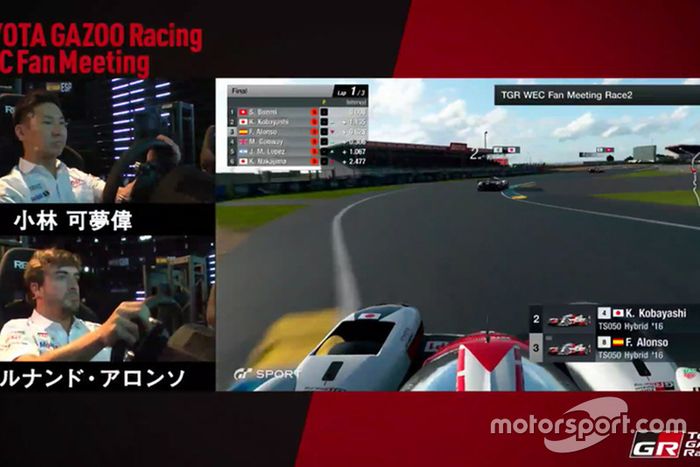 Fernando Alonso compitiendo en Gran Turismo Sport