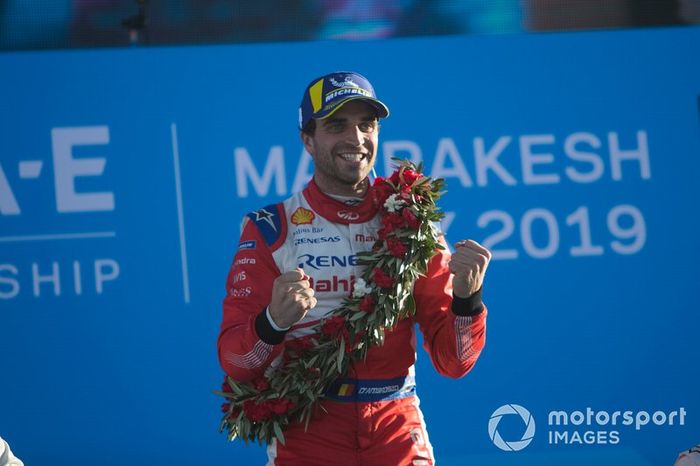 Podio: ganador de la carrera Jérôme d'Ambrosio, Mahindra Racing celebra