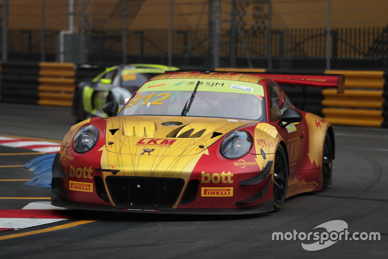 #912 Manthey-Racing Porsche 911 GT3 R: Earl Bamber