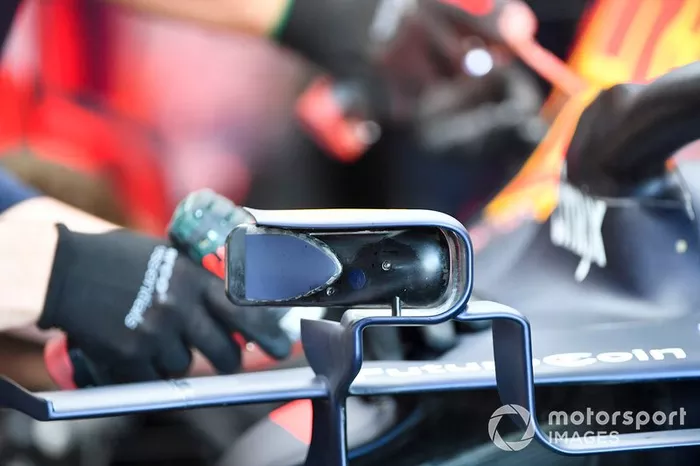 Espejos en el Red Bull Racing RB15