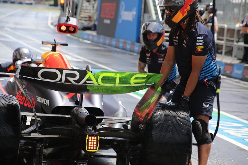 EL1 - Pluie, drapeau rouge et Norris au dernier moment