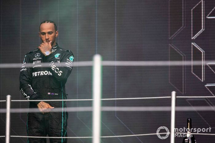Podio: segundo lugar Lewis Hamilton, Mercedes AMG