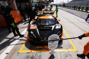 #59 United Autosports McLaren 720S LMGT3 Evo: James Cottingham, Nicolas Costa, Gregoire Saucy