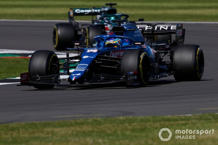 Fernando Alonso, Alpine A521, Lance Stroll, Aston Martin AMR21 