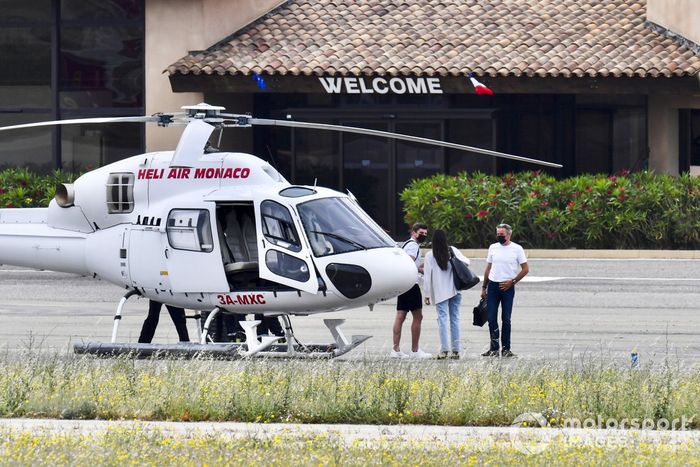 Max Verstappen, Red Bull Racing llega en helicóptero